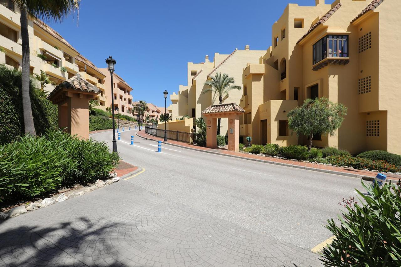 Duquesa Village Apartment - 2 Bed/2 Bath Apartment With Panoramic Sea Views Manilva Exteriör bild